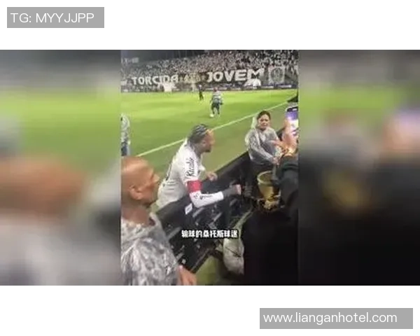 全网热议足球明星争议瞬间吐槽视频引发球迷热烈讨论与反思 全网热议足球明星争议瞬间吐槽视频引发球迷热烈讨论与反思