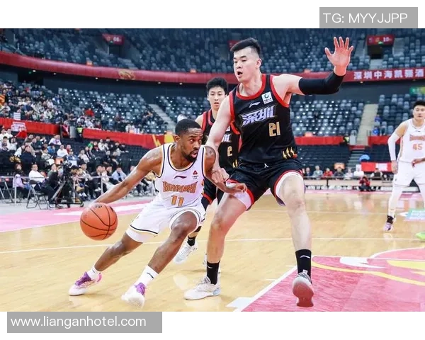 深圳篮球队快攻策略分析及其在比赛中的成效与不足之处探讨